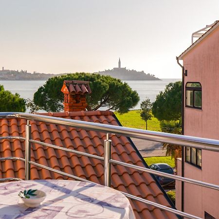Отель Rivamare - Ровинь Экстерьер фото